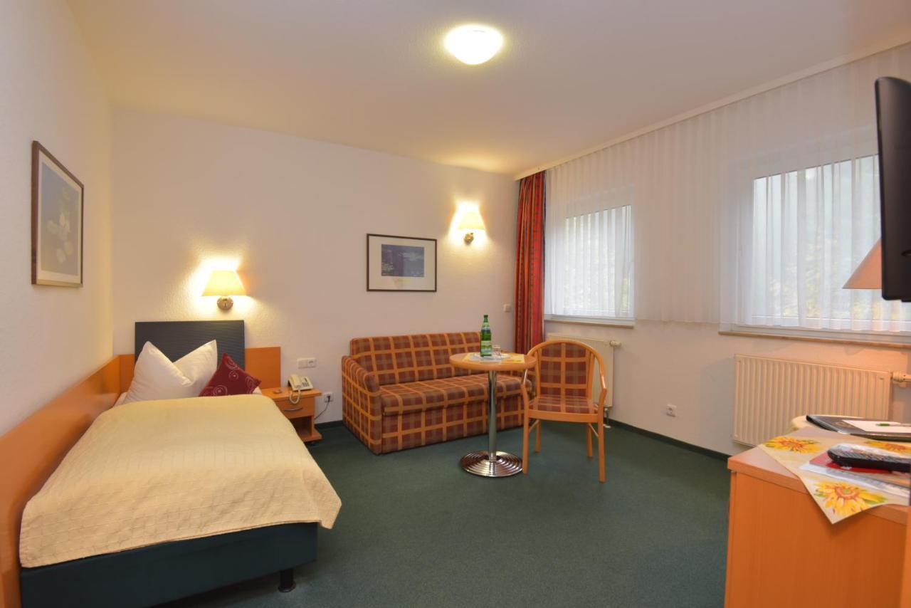 Hotel Am Wald -Garni- Elgersburg Exterior photo